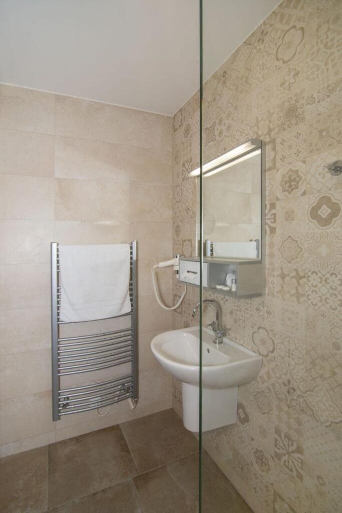 Hotel Anno Nove Mesto nad Metuji Ngoại thất bức ảnh