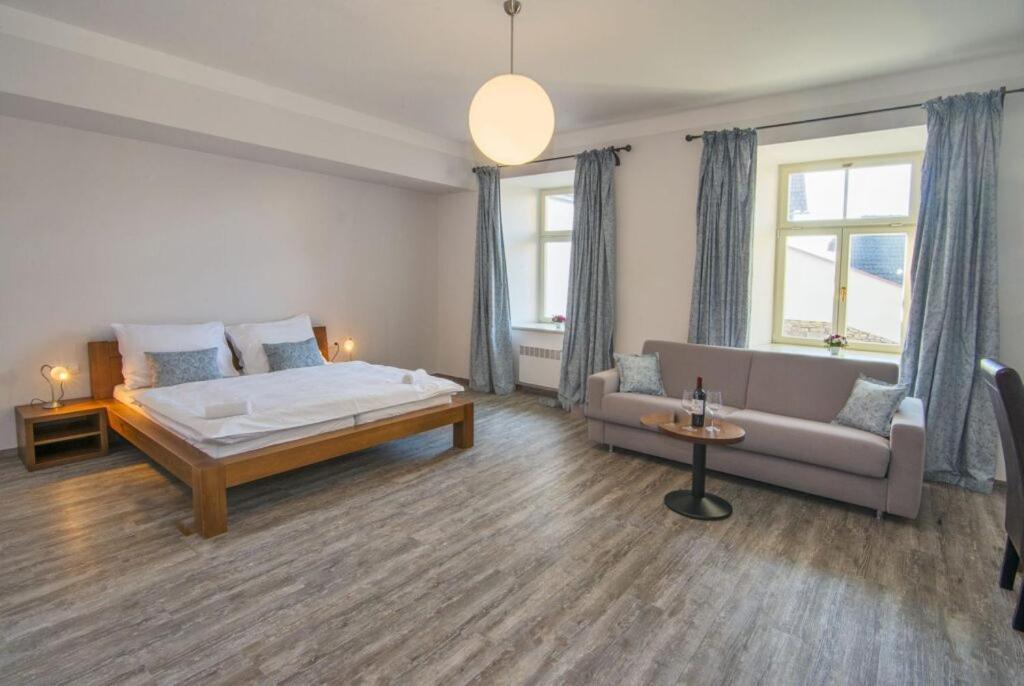 Hotel Anno Nove Mesto nad Metuji Ngoại thất bức ảnh